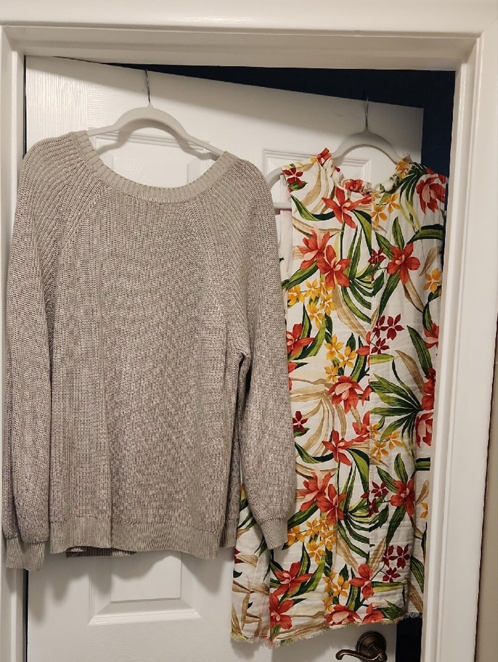Both Tommy Bahama/lighty worn/great condition Size For Each XL - Picture 2 of 3